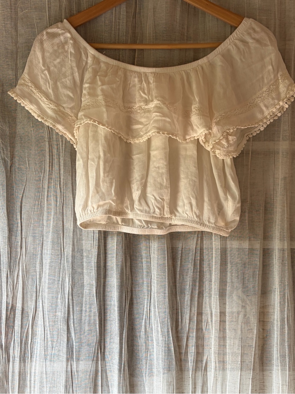 H&M Coachella Cream Off-Shoulder Ruffle Crop Top S